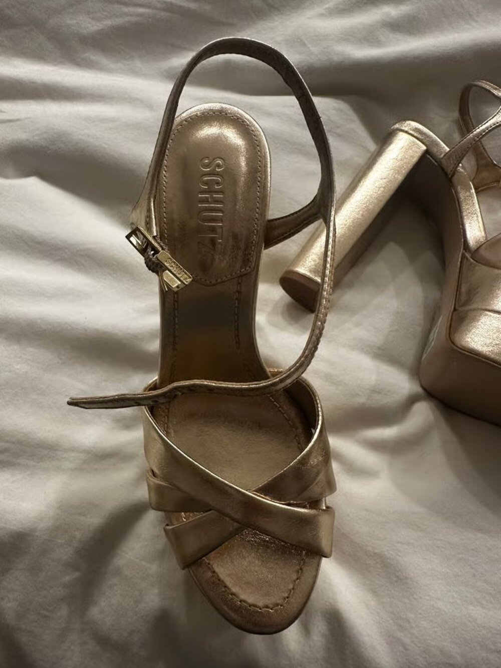 SHUTZ - Keefa High Platform in Gold - Picture 5 of 5